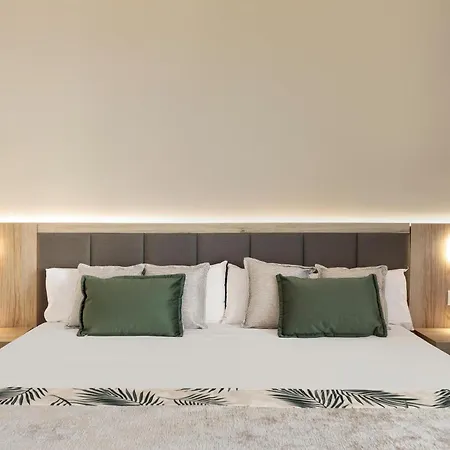 Triton Szálloda 4*